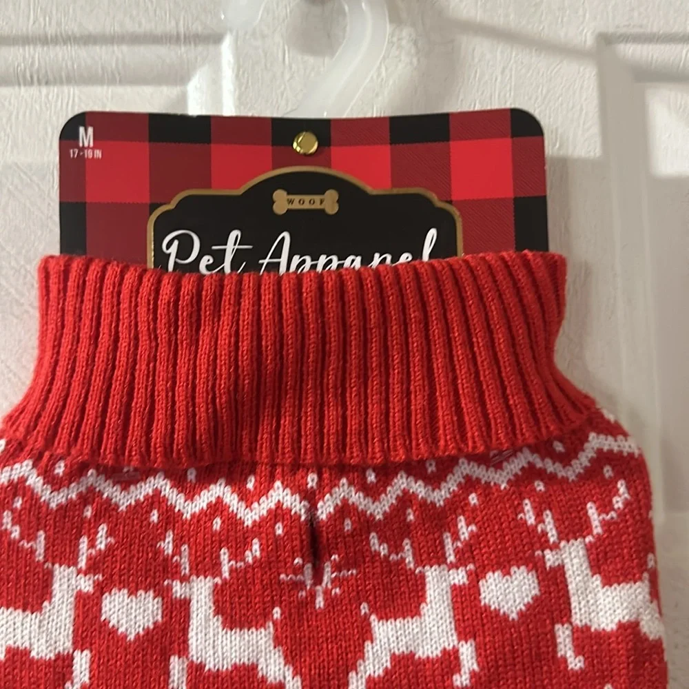 WOOF PET APPAREL PET CHRISTMAS/HOLIDAY SWEATER: NEW WITH TAGS: SIZE MEDIUM